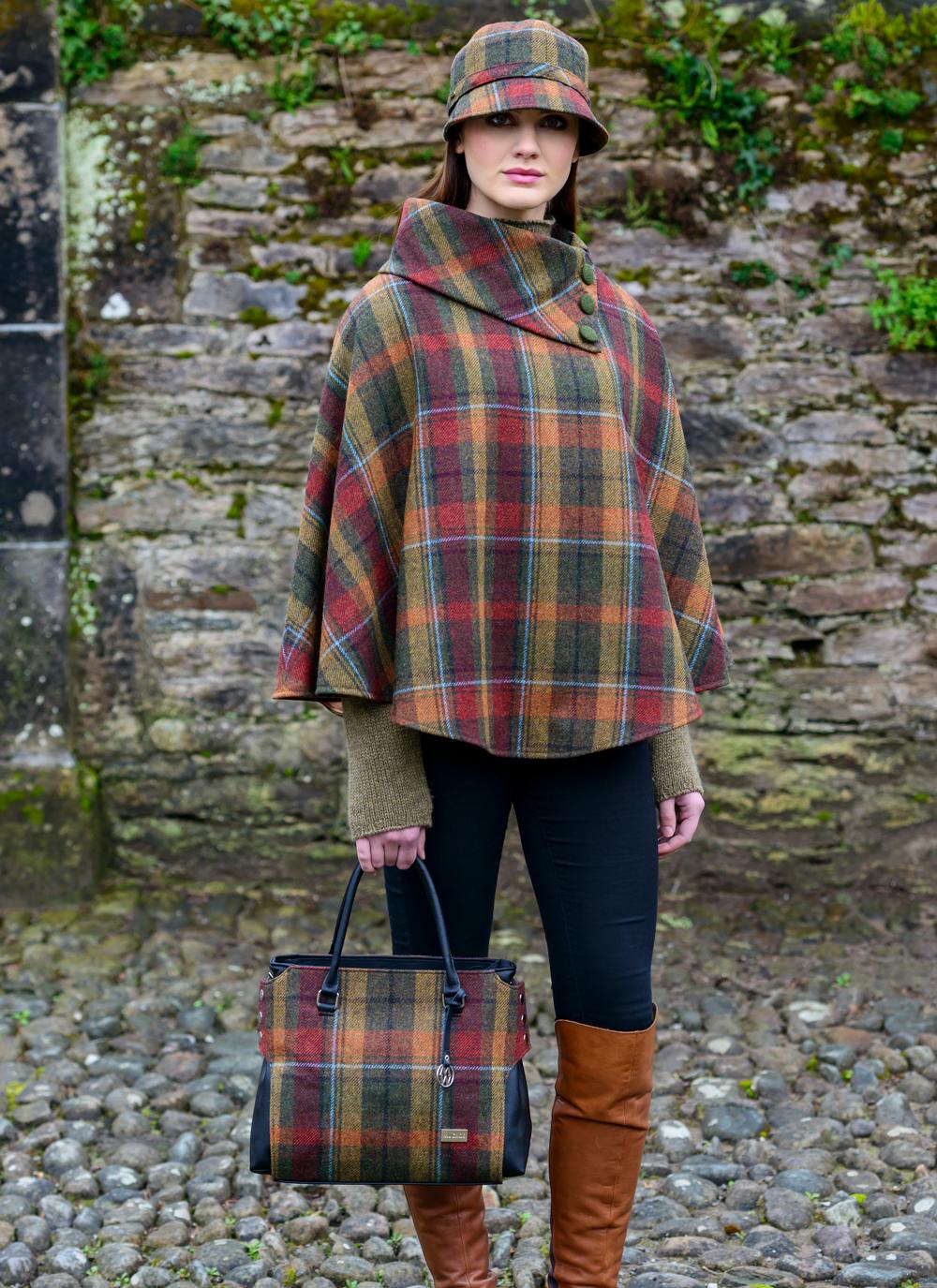 100% Irish Wool One Size Fits All Made in Ireland Mucros Weavers Ladies Plaid Poncho