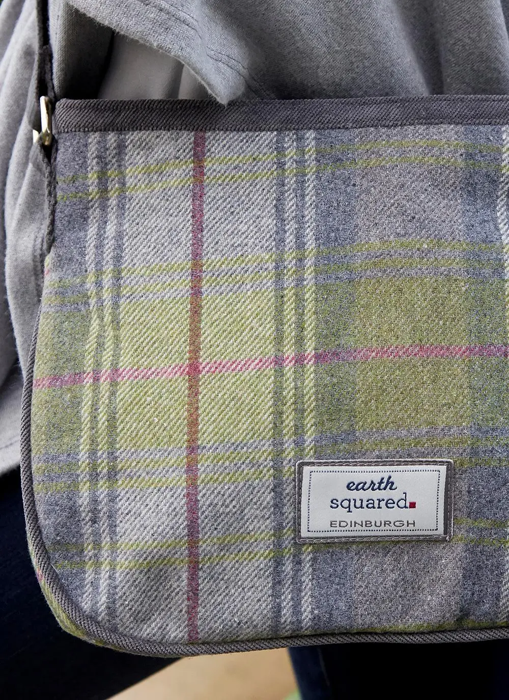 Pebble Tweed Rosy Bag