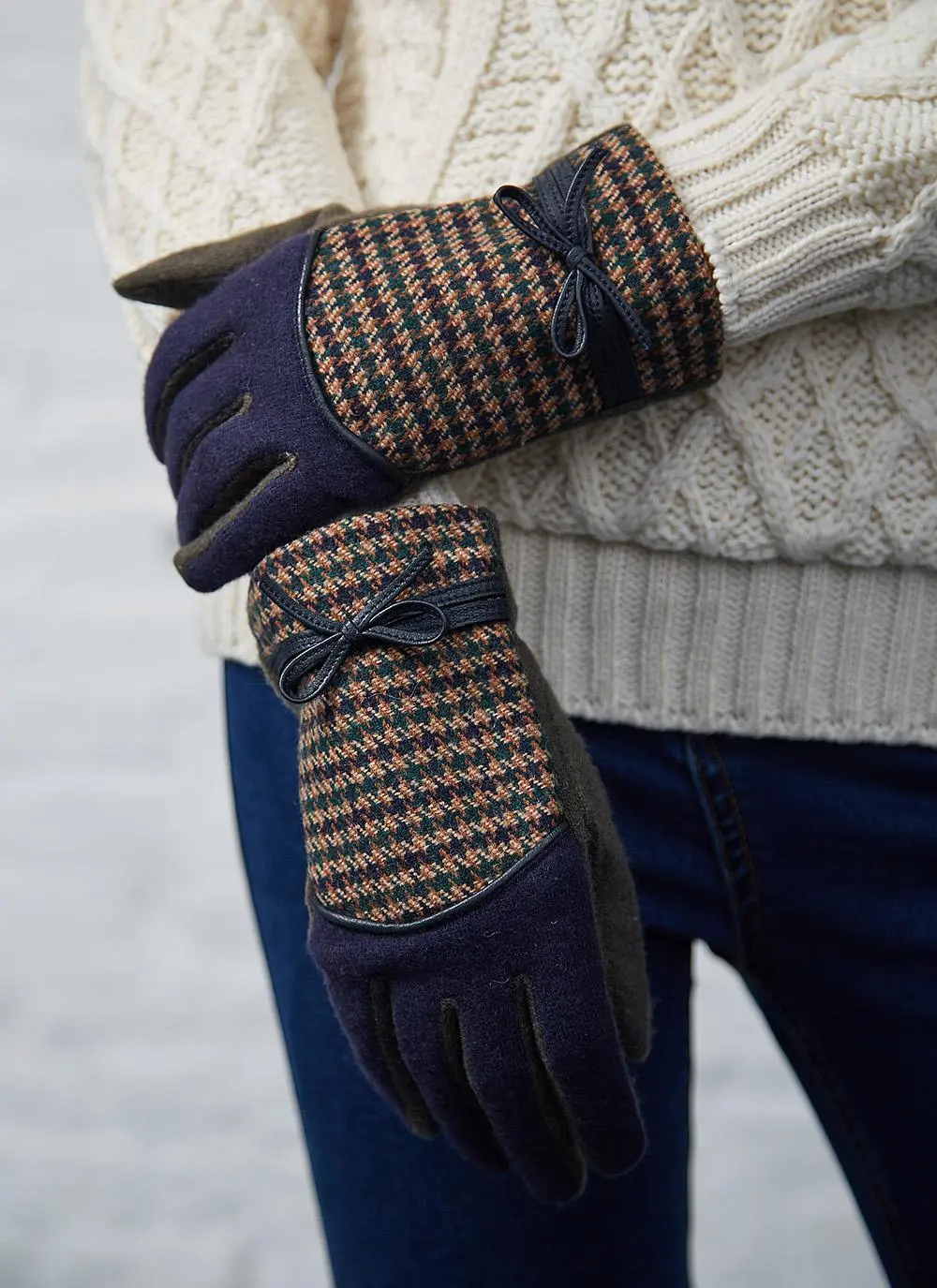 Two Tone Tweed Gloves