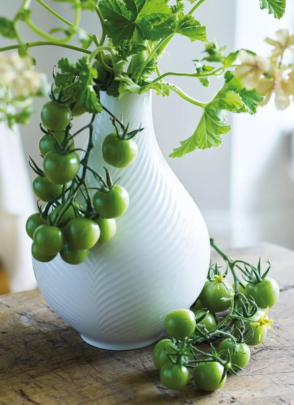Wedgwood Folia Bulb Vase