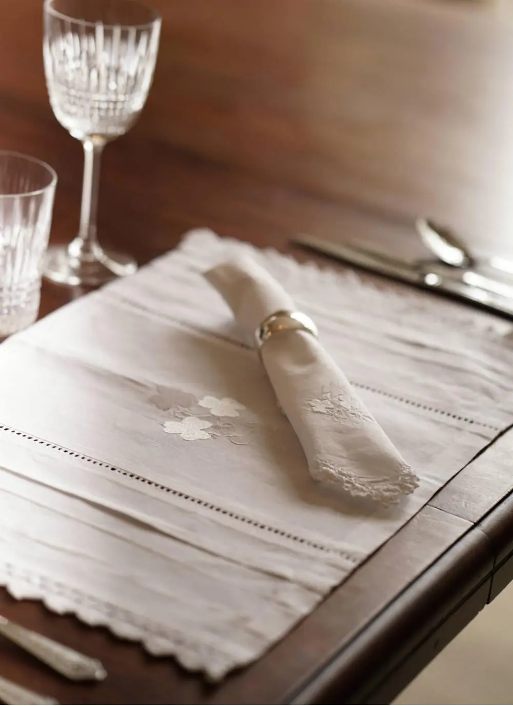 White Triple Shamrock Placemats Set of 4