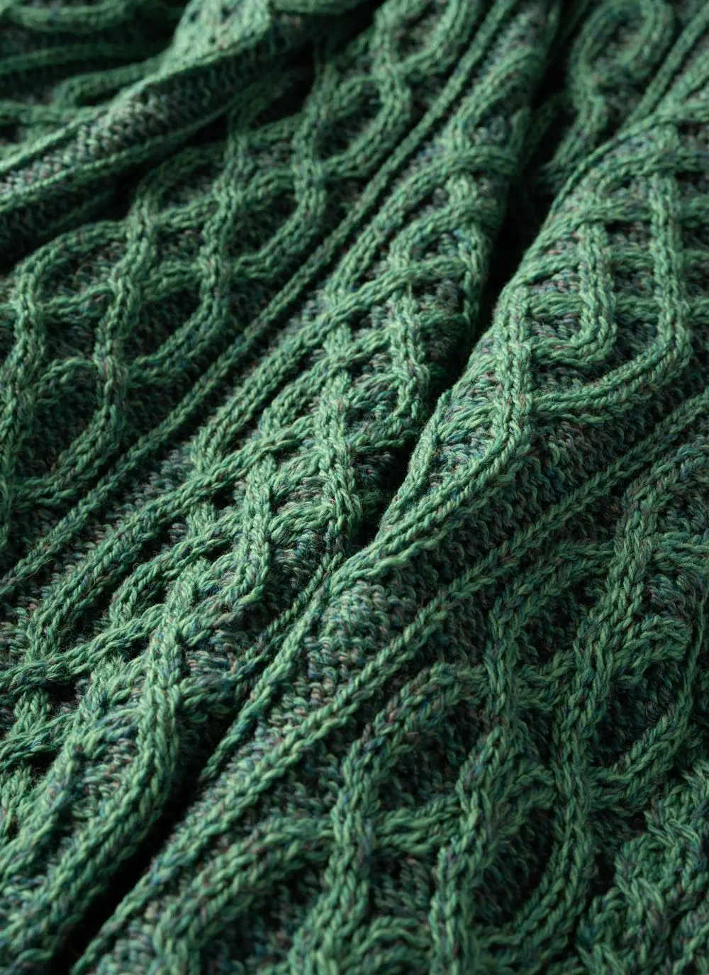 Avondale Forest Plaited Celtic Throw 