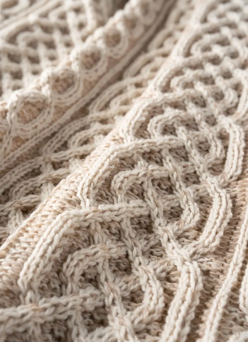 Plaited Celtic Throw in ‘white wicker’