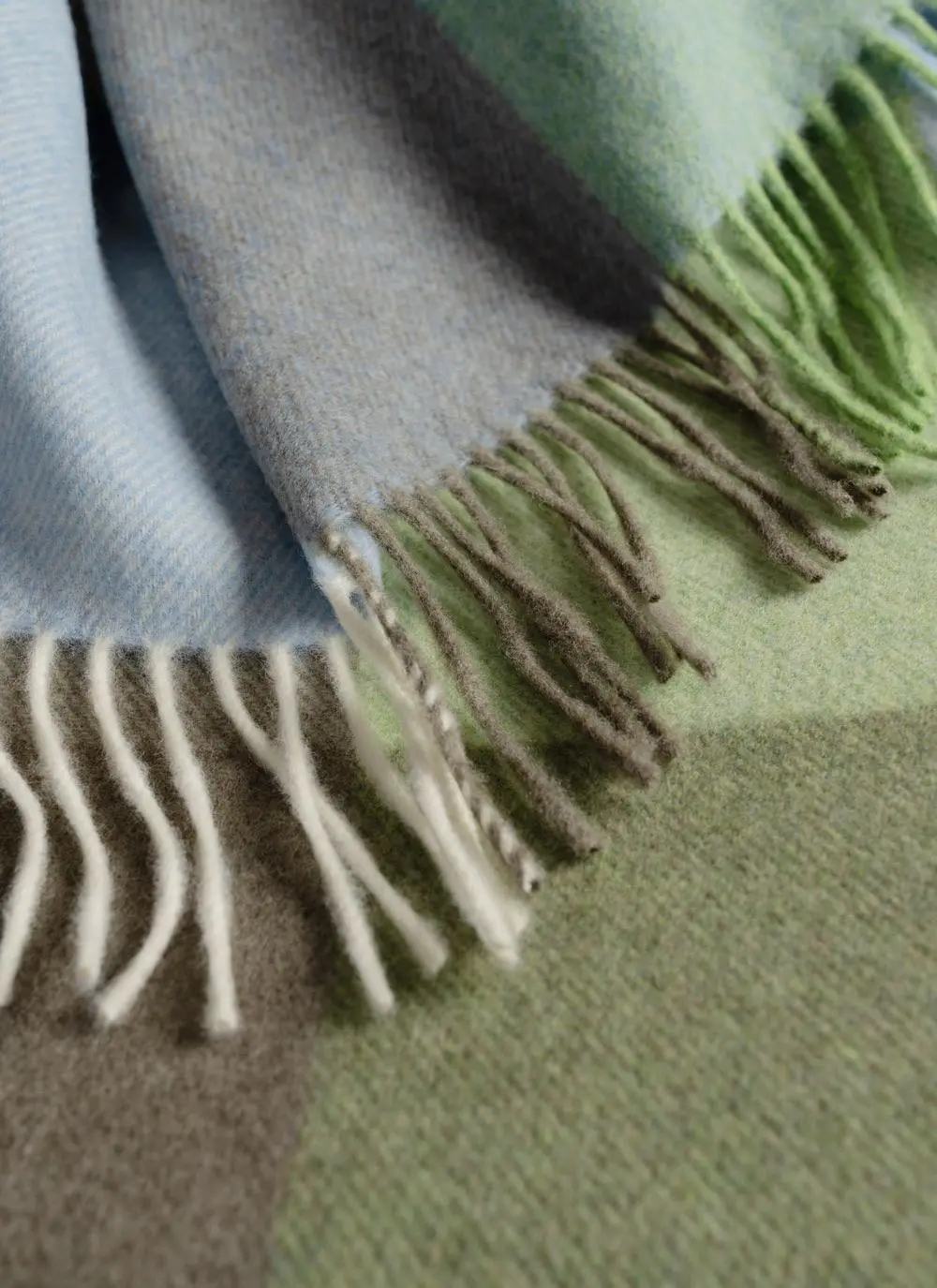 Irish Wildlife Lambswool Throw
