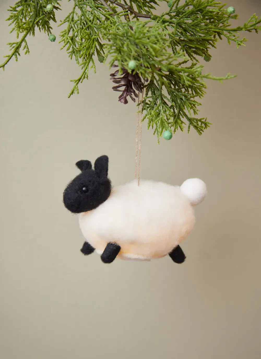 Light Up Sheep Decoration Set Of 4