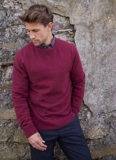 Round neck long sleeve lambs wool crew neck light layer in pochard (red)
