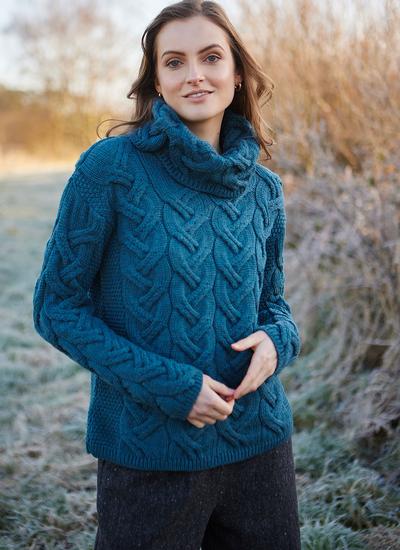 Aran Woollen Mills Irish Ladies Supersoft Merino Wool Chunky Cable Knit Cowl Sweater