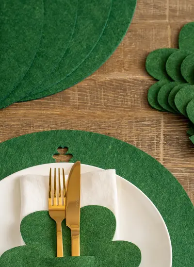 Green Shamrock Cutlery Holders & Placemats