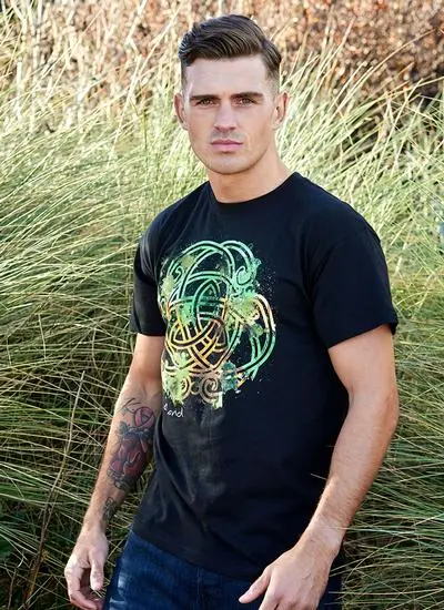 Men's Black Celtic Knot T-Shirt