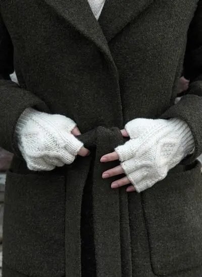 Aran Hand-Knit Fingerless Gloves